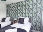 Welcoming Stay Near Shopping and City Centres