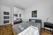 Modern 2BR Apartment Balcony Free Private Parking Warsaw Arkadia