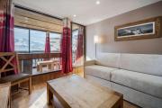 Cozy Renovated with Panoramic Mountain View