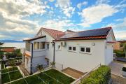 Apartments with parking space Njivice, Krk - 20548
