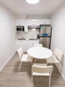 Cozy Vancouver 2BR Suite Near Joyce Station