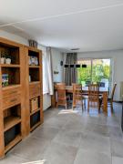 6 Persoons Vakantie Villa, met Sauna en grote tuin aan de Noordzee