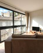 Séjour cosy avec vue sur chateau à Vogüé