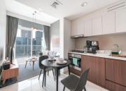 StayShort - 1 Bed in Business Bay Sleeps 2 with Burj Views