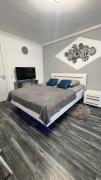 Lake & Park 3-Room Apartment