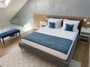 MID Azure Luxury Loft - Free Parking , Self Check-in
