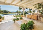 Luxurious 6-Bedroom House with Private Pool in Benalmdena