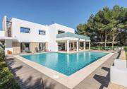 Luxurious 7-Bedroom Holiday House in Pescola with Pool
