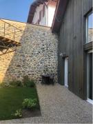 Studio avec terrasse plein centre du village