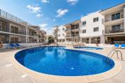 Top Paralimni