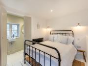 Top Sleaford