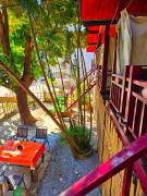 bungalow west water vang vieng