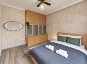 Central 2BDR Stay with Parking for 4 people