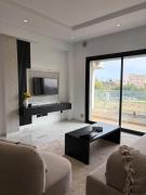 S2 Luxury Apartment with Pool & Seaside