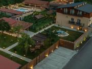 Vineyard Hotel & Winery