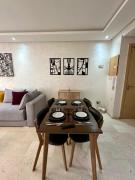 RES Appartement Contemporain & Raffiné - Quartier Guéliz - Tout à Pied - Parking - Wifi - Netflix