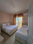 Roan Rooms Golem