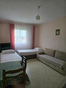 Roan Rooms Golem