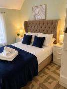 Top Royal Wootton Bassett