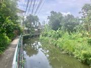 Top Sathani Khlong Tan