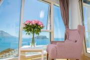 Amazing view luxury apartments in hotel Tre canne with free garage parking