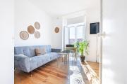 Riverfront Elegance 41BR Spacious Retreat