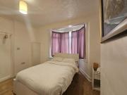 Apartment Sleeps 4 with Garden