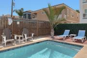 House of Neptune Steps from the sea and private pool
