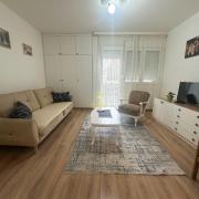 Central Hub Apartment, Free Parking and Travel Base