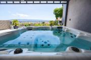 Apartments Lidija - sea view apartment with exclusive right of using hot tub or split level apartment with exclusive right of using pool