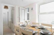 Modern 3 bedroom town house with sea views