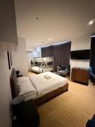 Flat 17 VR - Step from Tube Station