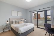 Knightsbridge T404