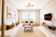 2 Bedroom Mozart Apartment with Balcony - Central Location and AC