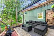 Bright and Cozy 1BR Suite, Quiet Coquitlam Stay