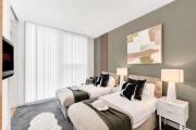 Penthouse Apartment @ The Hub • Skyline Views • Free Parking • Smart TVs • Fast Wifi • Yoko Property