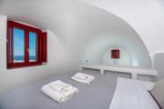Top Oia