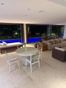 Casa elegante na melhor localização da Praia do Forte