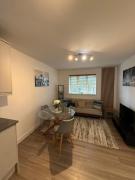 Stylish 2Double Bed Reading Flat, Near Prospect Park & Town Centre