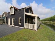 Sun-Soaked Bungalow in Simonshaven