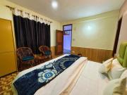 Non Stop Cafe Hostel & Stay