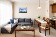 Modern Cozy Apartment - 5 min to Gondola - Free Parking & Terrace