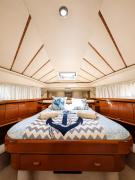 Captain Cangrejo Yacht