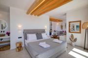 Top Super Paradise Beach