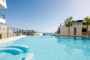 Sea View, Private jacuzzi, Pool, 15 min airport