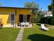 Villa with garden, close to the beach