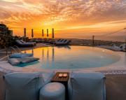 Top Oia