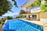 Villa Noyan Stunning Sea View