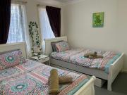 Bexley North Entire 2 Storey House 4 or 5 BR 11 Beds 5 mns walk to Train Station and Close to Airport , Sydney CBD