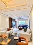 Center 3BR apartment families